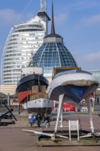 Old harbour, harbour basin, harbour district, Sail City building, Klimahaus Bremerhaven, museum