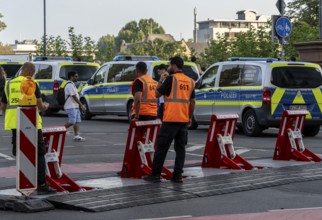 Security forces and barriers at the museum festival on the banks of the Main, Frankfurt am Main,