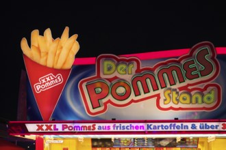 Night shot, stall, French fries, advertisement, neon lighting, Cannstatter Wasen, folk festival,