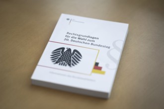 Book cover Legal bases for the election to the 20th German Bundestag, taken during the meeting of