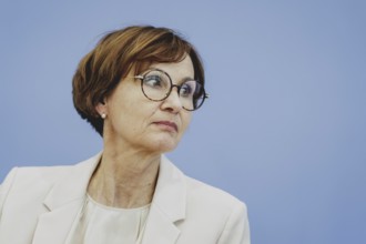 Bettina Stark-Watzinger (FDP), Federal Minister of Education and Research, at a press conference on