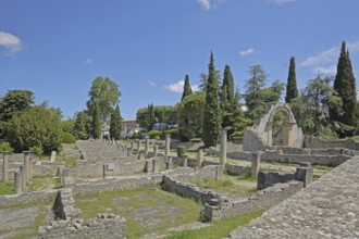 Archaeological Roman site of Puymin, open-air museum, archway, Roman period, ancient,