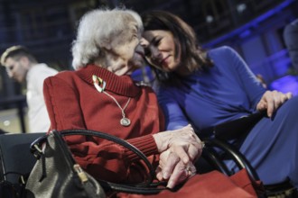 Margot Friedländer, Holocaust survivor, and Annalena Bärbock (Alliance 90/The Greens), Federal