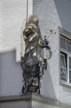 Sculpture of the Virgin Mary on a town house, Würzburg, Lower Franconia, Bavaria, Germany, Europe