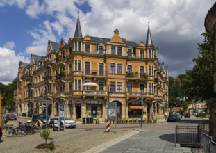 Friedrich Wieck Straße, Wilhelminian style building and bicycle hire station MOBI Punkt, Dresden