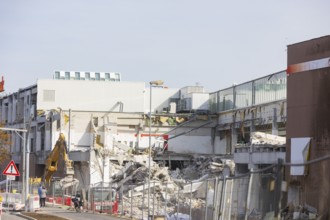 Demolition of the old shopping centre in Dresden-Nickern by the investor Krieger. The new building