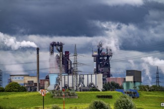 Thyssenkrupp Steel steelworks in Duisburg-Bruckhausen, blast furnaces 8 and 9, Rhine, Duisburg,