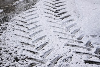 Slipperiness due to ice and snow, symbolic image, winter, Germany, Europe