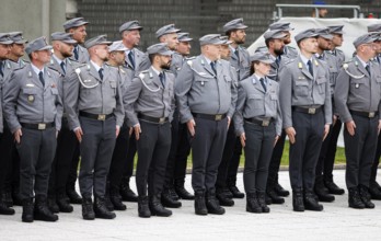 Army soldiers of the guard battalion of an honour formation of the final roll call of the