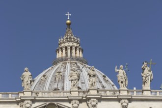 Statues of the Apostles on St Peter's Basilica, San Pietro in Vaticano, Basilica of St Peter in the