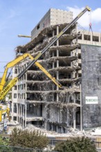 Construction site on Haroldstraße, demolition of a former office building, after complete gutting