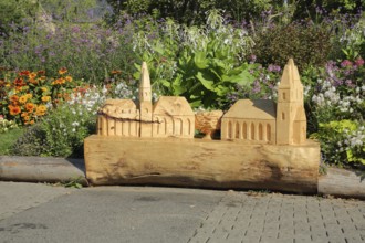 Wooden bench with replica of the cathedral and Severikirche, miniature, wood carving, handicraft,