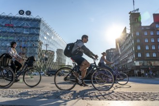 Cyclists on cycle paths, Radhuspladsen, City Hall Square, H.C. Andersen's Boulevard, in the city