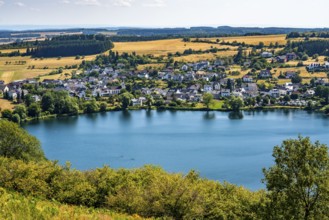 Schalkenmehrener Maar, Vulkaneifel, Vulkansee, Eifel, Rhineland-Palatinate, Germany, Europe