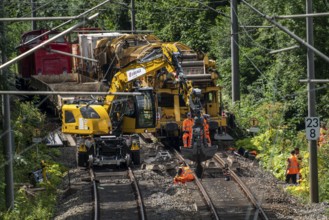 Repair work on the tracks of the S-Bahn line 9, between Essen and Wuppertal, near Essen-Kupferdreh,