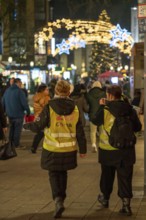 2G inspectors, of the city of Essen at the Christmas market on Kettwiger Straße, in Essen, during