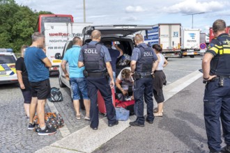 State-wide checks on tourist traffic on the motorways in North Rhine-Westphalia, by police and