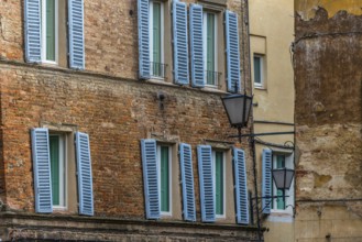 Crooked shutters, dilapidated, property, symbol, facade, historic centre, Siena, Italy, Europe