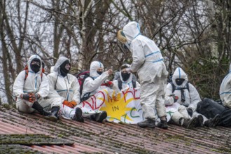 2nd day of the eviction of the Lützerath hamlet, occupied buildings of the former farm, by climate