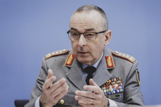 General Carsten Breuer, Inspector General of the Bundeswehr, at a federal press conference on the