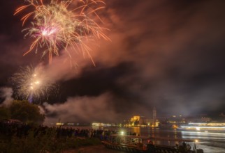 Solstice fireworks with a view of Dürnstein, Rossatz-Arnsdorf, Lower Austria, Austria, Europe