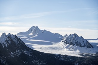 Mountain peaks and glaciers in the morning light, Gurgler Ferner with Hochwilde peak, Ötztal nature