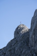 Summit cross on the western Karwendelspitze, Karwendel Mountains, Mittenwald, Werdenfelser Land,