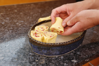 Swabian cuisine, preparation of Krautkrapfen, Swabian Mehlsäck, stuffed pasta pancakes with