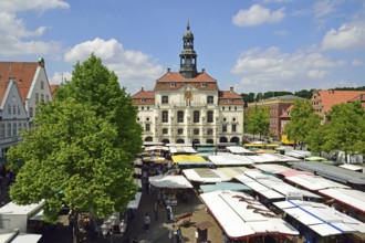 Europe, Germany, Lower Saxony, Hamburg metropolitan region, Lüneburg, weekly market market in front