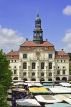 Europe, Germany, Lower Saxony, Hamburg metropolitan region, Lüneburg, weekly market market in front