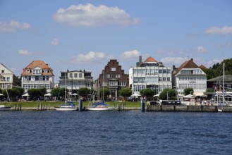 Europe, Germany, Schleswig Holstein, Baltic Sea, Lübeck-Travemünde, Trave, View to Vorderreihe,