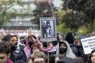 Sign Fight Oppression / Free Palestine at the pro-Palestinian demonstration in Berlin, Germany, 6