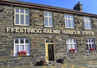 Ffestiniog railway harbour station, Porthmadog, Gwynedd, north west Wales, UK