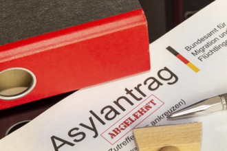 Symbolic image: Asylum application form in Germany