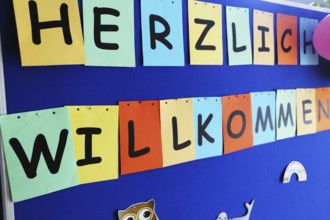 Symbolic image for the start of the new school year: notice board in a school with the inscription