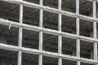 Demolition of office tower at the Urania. The administration building, built in 1967, will be