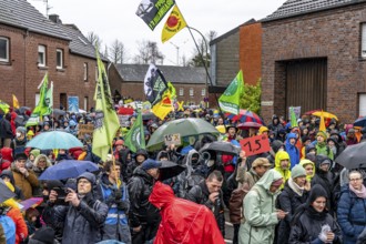 Demonstration against the demolition of the lignite village of Lützerath, from the village of