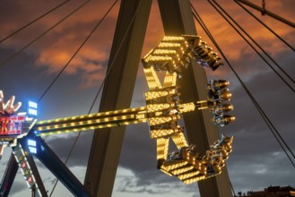 Happy Colonia funfair, Corona-compliant funfair at the Deutzer Werft, on the Rhine, Severinsbrücke,