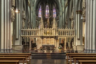 Interior of the Catholic Church of St Viktor in Xanten, Lower Rhine, North Rhine-Westphalia,