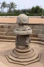 Coastal temple of Mahabalipuram, Mamallapuram, close-up of an ancient stone sculpture in an