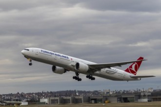 Turkish Airlines with Boeing 777 in Stuttgart a rare guest with this aircraft