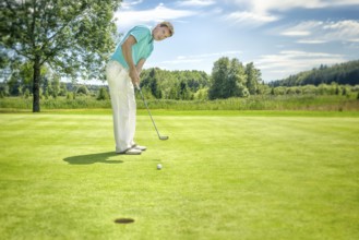 A picture of a young male golfer