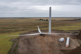 Balko, Oklahoma, A wind turbine being constructed in the Oklahoma panhandle