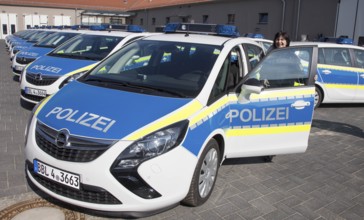 New radio patrol cars at the police station in Potsdam, 14/03/2016