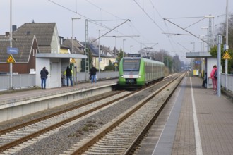 S-Bahn S4 at the Knappschaftskrankenhaus stop, Dortmund, Ruhr area, North Rhine-Westphalia,