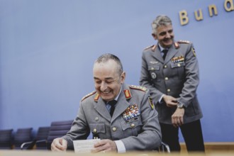 (L-R) General Carsten Breuer, Inspector General of the Bundeswehr, and Lieutenant General Alexander