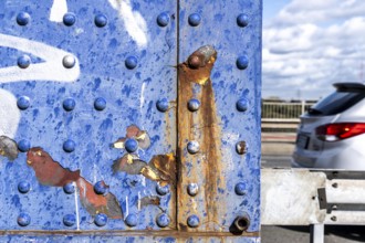 The Friedrich Ebert Bridge over the Rhine between Ruhort and Homberg, details of the bridge piers,