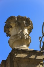 Stadion Castle Bönnigheim, detail, wall end, decorative element on wall, fence, vase-like stone