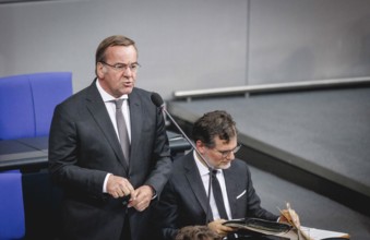 Boris Pistorius, Federal Minister of Defence, during government questioning in the Bundestag in