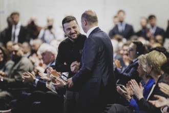 (L-R) Volodymyr Zelensky, President of Ukraine, and Olaf Scholz (SPD), German Chancellor, pictured